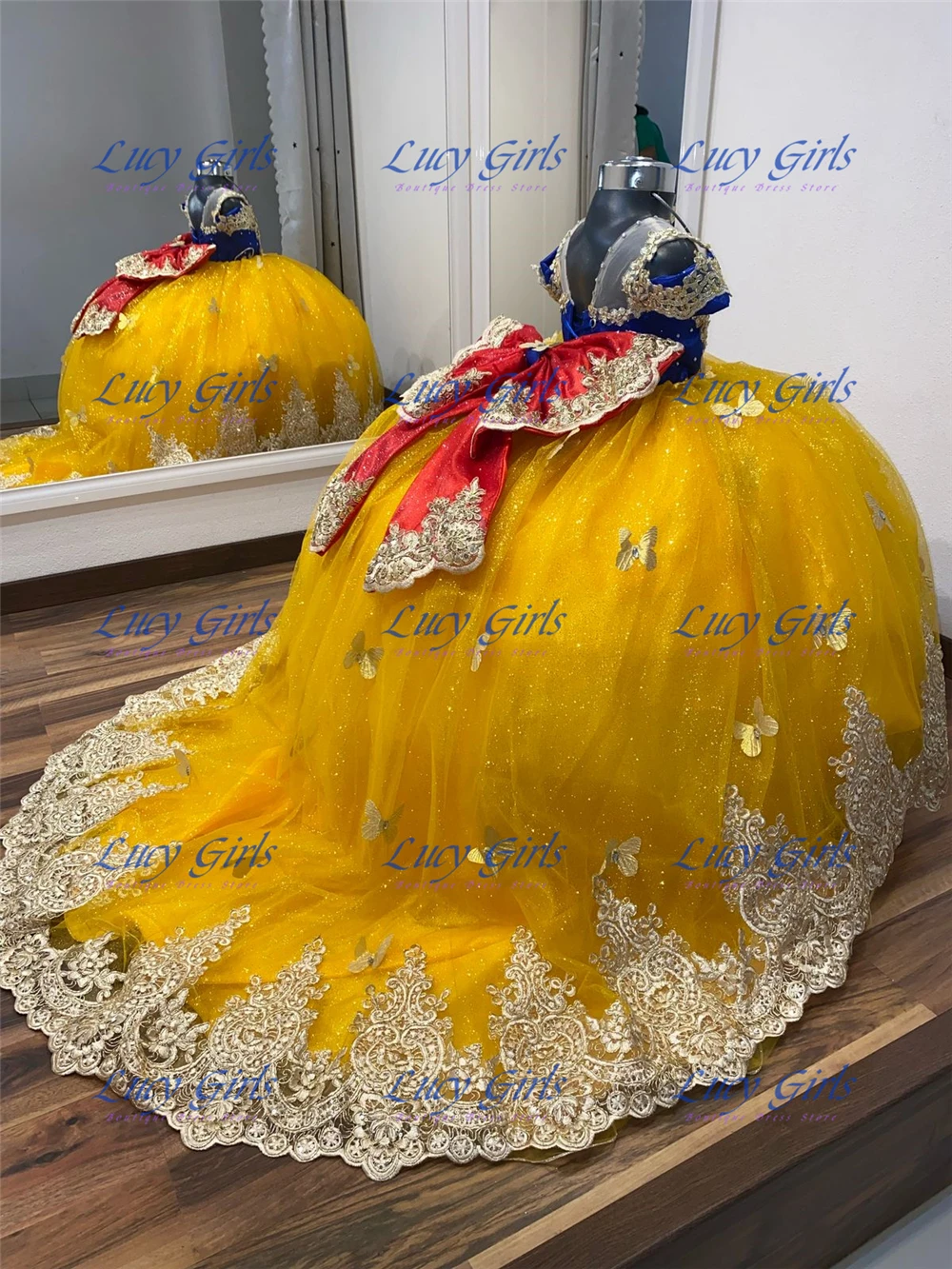 Embroidery Yellow Dress - 高品質の蝶のアップリケが施された素敵なフラワーガールドレス、黄色のチュールのふわふわしたウェディングドレス、小さなプリンセスの誕生日パーティー用ガウン