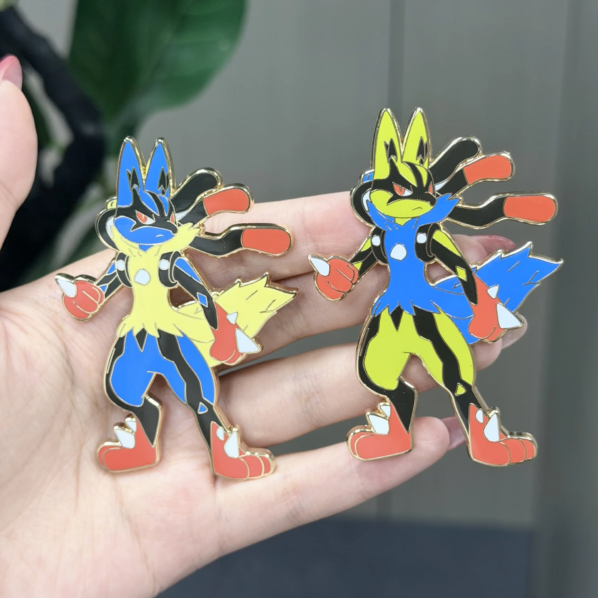 かわいいエルフのキャラクターが描かれた、硬質エナメル製のピン - Embroidery Reddit のレビューと価格