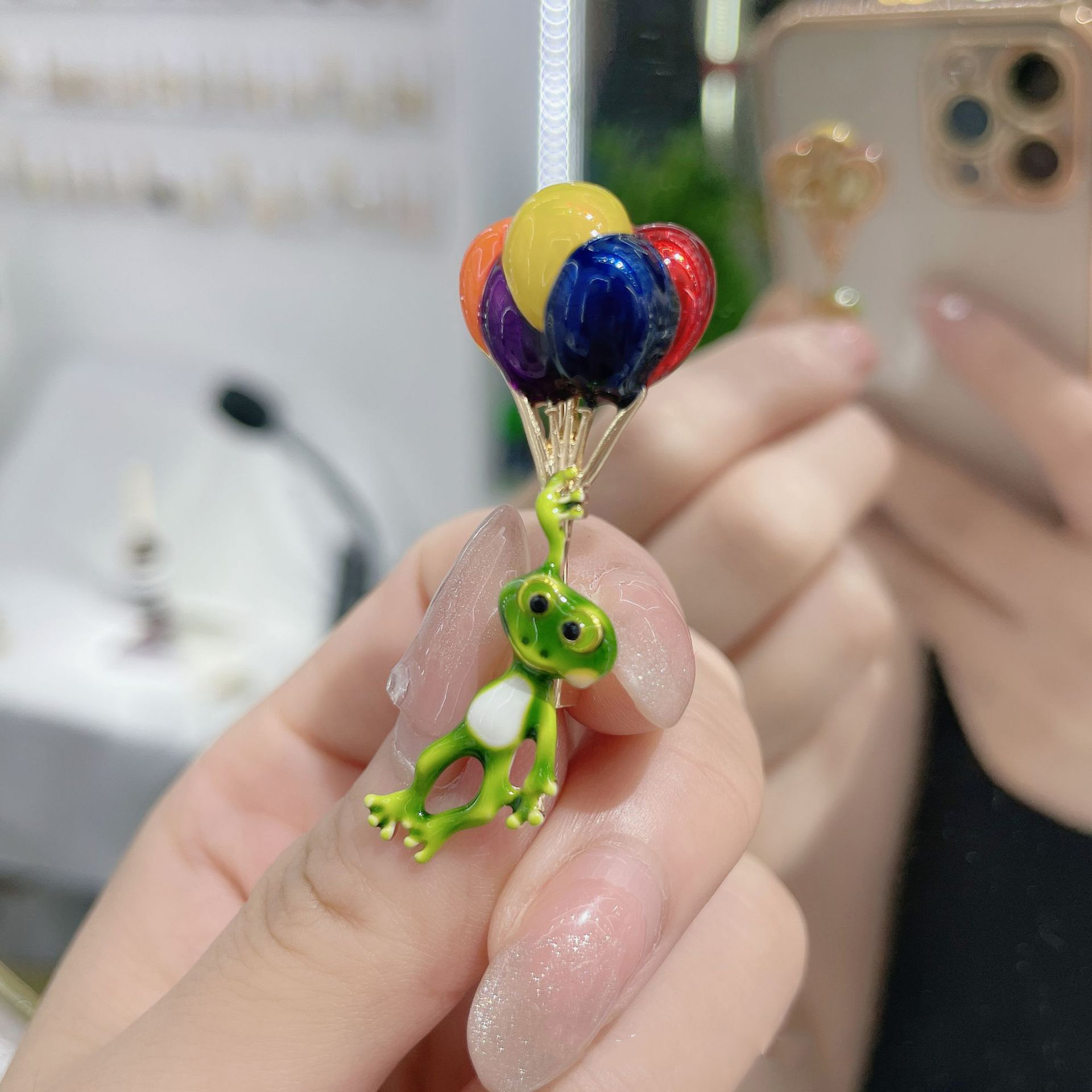 子供のための鮮やかなカエルの形をしたスーパーフロアドラーカー - Embroidery Bali のレビューと価格